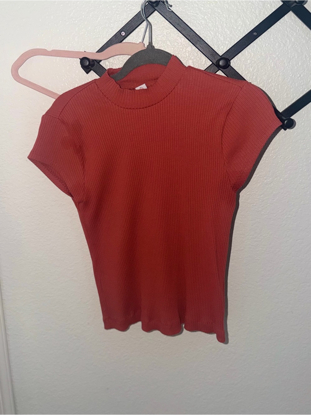 Old Navy Ribbed Mock Neck Top Small Red Short Sleeve Stretch Knit Tee - Picture 2 of 4